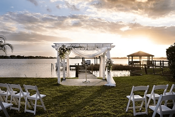 THE COTTAGE AT LAKEVIEW